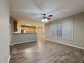 350 Hillside Manor Dr NE in Sugar Hill, GA - Foto de edificio - Building Photo