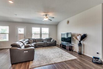 3217 Paruament Dr in Denton, TX - Building Photo - Building Photo