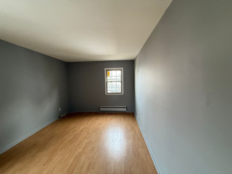 240 Oak St in Bridgeport, CT - Building Photo