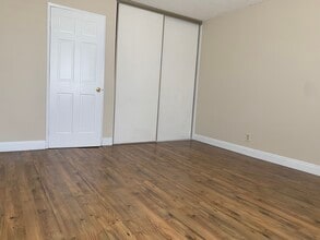 700 W 3rd St, Unit A101 in Santa Ana, CA - Building Photo - Building Photo