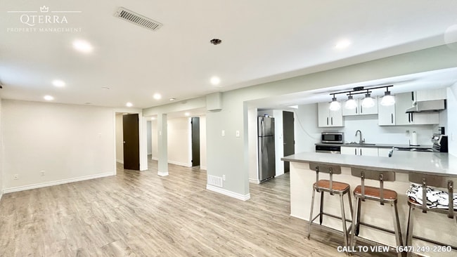 property at 420 Midwood Cres