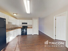 979 Stinson Glen Ln in Charlotte, NC - Building Photo - Building Photo