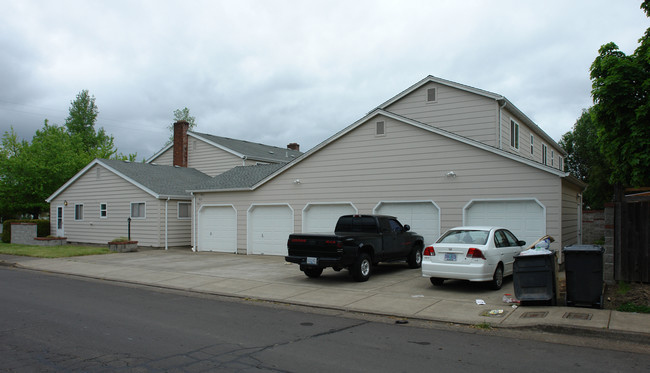 1715-1745 NW Division St in Corvallis, OR - Building Photo - Building Photo