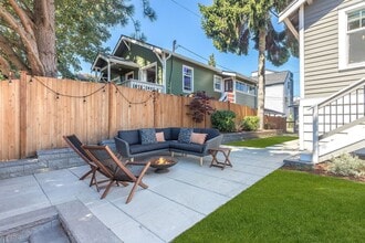 922 N 102nd St in Seattle, WA - Building Photo - Building Photo