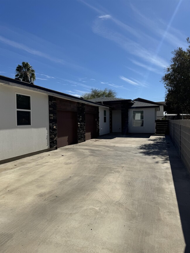 3005 Kearney St in Laredo, TX - Building Photo - Building Photo