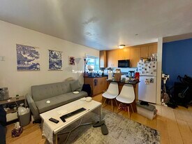 461 Park Dr, Unit 404 in Boston, MA - Building Photo