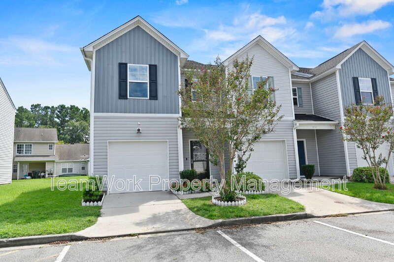 526 Truman Dr in Goose Creek, SC - Building Photo