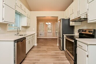 5815 Mistyview Dr in Rex, GA - Building Photo - Building Photo