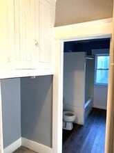 916 W 9th St, Unit West in Erie, PA - Building Photo - Building Photo