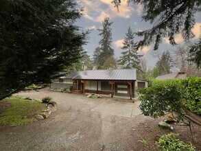 18935 Marine View Dr SW in Normandy Park, WA - Building Photo - Building Photo