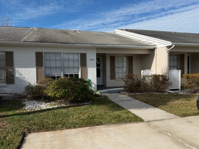 2853 Stillwell Ct in New Port Richey, FL - Foto de edificio