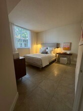 8246 NW 48th St, Unit C2 in Doral, FL - Building Photo - Building Photo