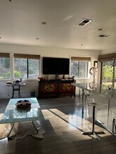 549 Palisades Dr in Los Angeles, CA - Building Photo - Building Photo