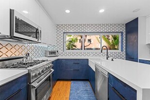 2325 Barcelona Dr in Fort Lauderdale, FL - Building Photo