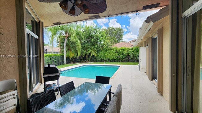 property at 2610 Oakbrook Ct