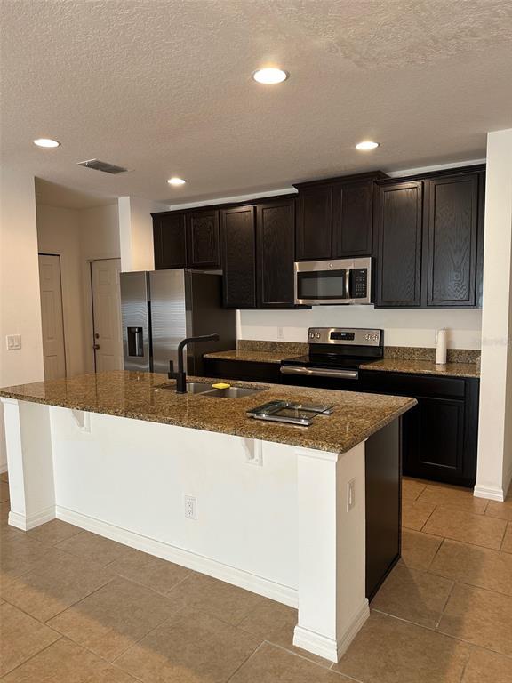 1208 Pensacola Ct in Kissimmee, FL - Building Photo - Building Photo