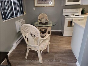 11 Woodman Dr S in Hamilton, ON - Building Photo - Building Photo