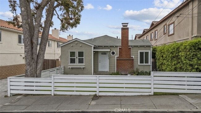 property at 2214 Rockefeller Ln