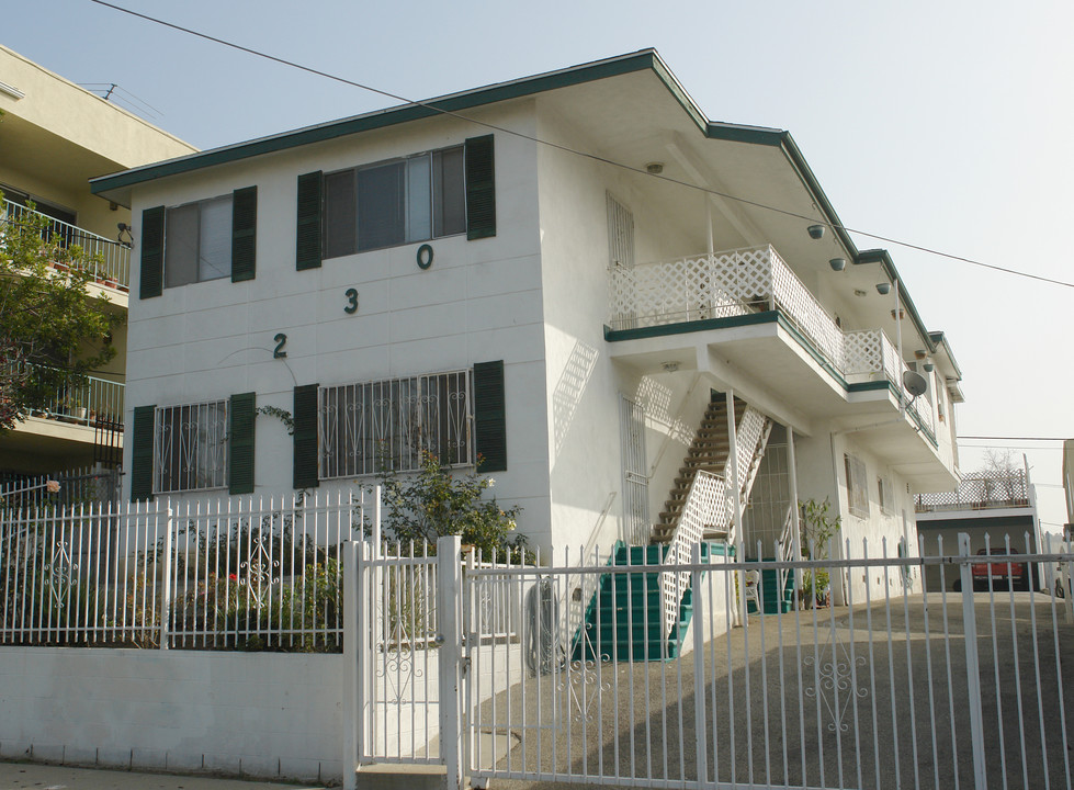 228-230 N Lake St in Los Angeles, CA - Building Photo