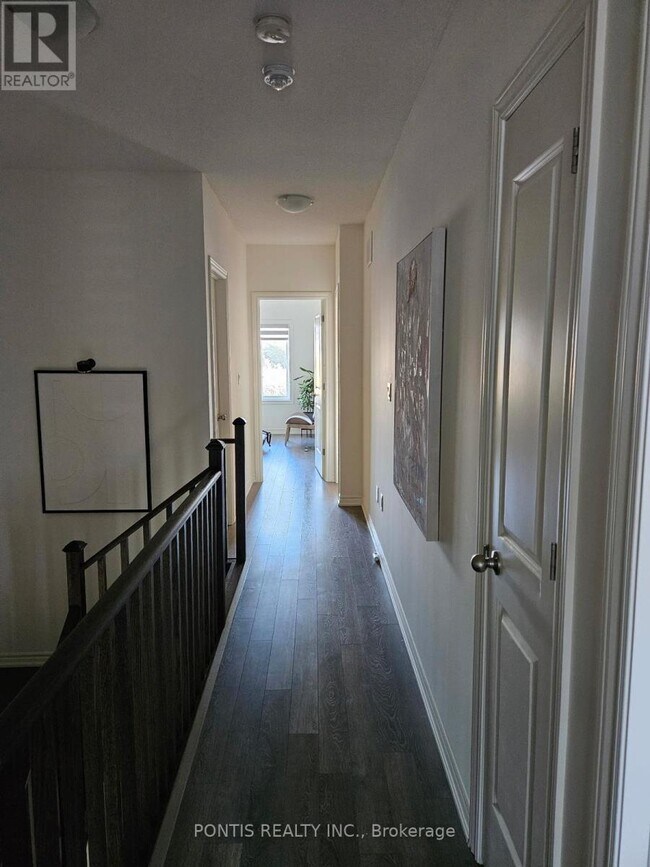 1227 Rexton Dr in Oshawa, ON - Building Photo - Building Photo