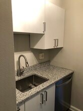 11820 Edgewater Dr, Unit 219 in Lakewood, OH - Building Photo - Building Photo