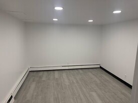 25 Bonnybill Dr, Unit LL in Centereach, NY - Building Photo