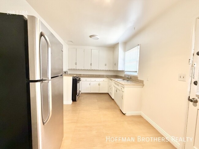 property at 902 Alandele Ave