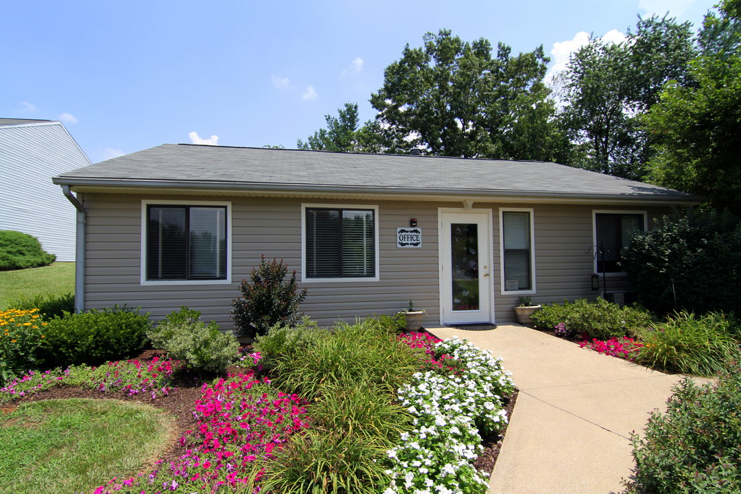 Rugby Square Apartments in Luray, VA - Foto de edificio