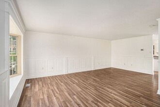 526 Maple Glen Cir in Pottstown, PA - Building Photo - Building Photo