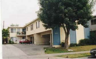 Red Curb Apartments