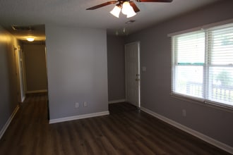 6008 Southcrest Dr in Clemmons, NC - Building Photo - Building Photo