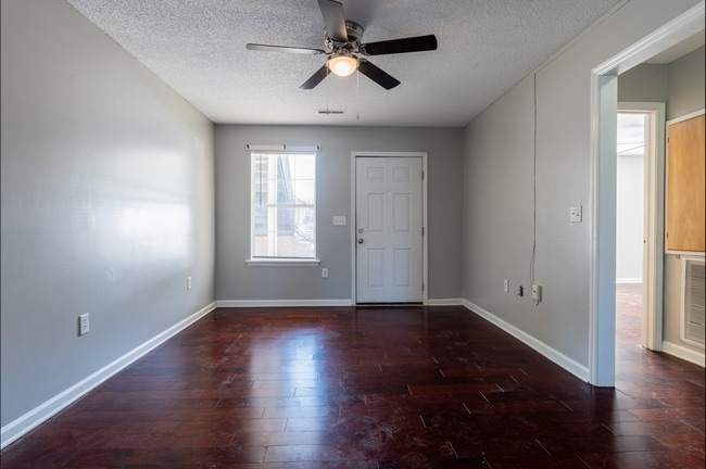 property at 118 Keyport Ct