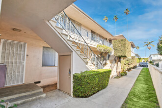 1511 Corinth Ave in Los Angeles, CA - Building Photo - Building Photo