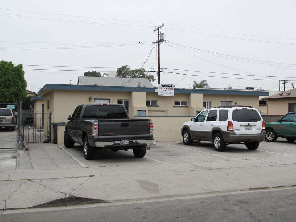 10919 Cassina Ave in South Gate, CA - Building Photo