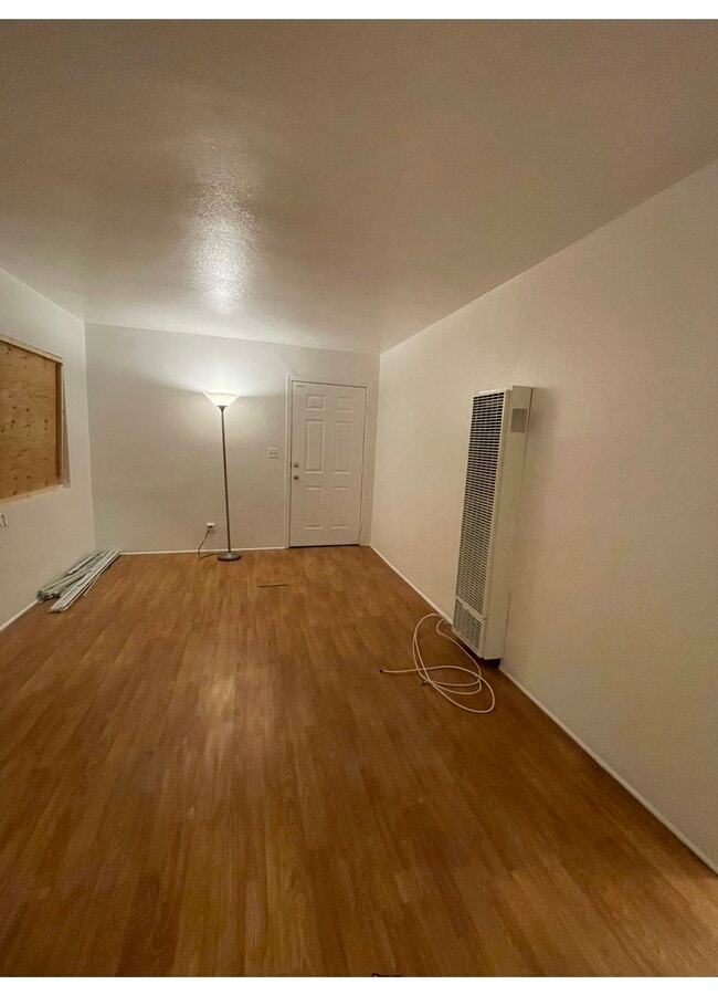 12322 York Ave, Unit D, Unit D