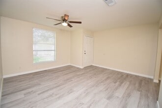 220 Westward Ave in La Marque, TX - Building Photo - Building Photo