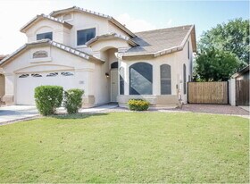 548 E Cathy Dr in Gilbert, AZ - Building Photo