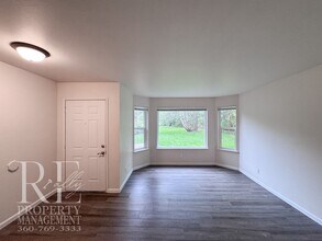 5852 SW Reese Ln in Port Orchard, WA - Building Photo - Building Photo
