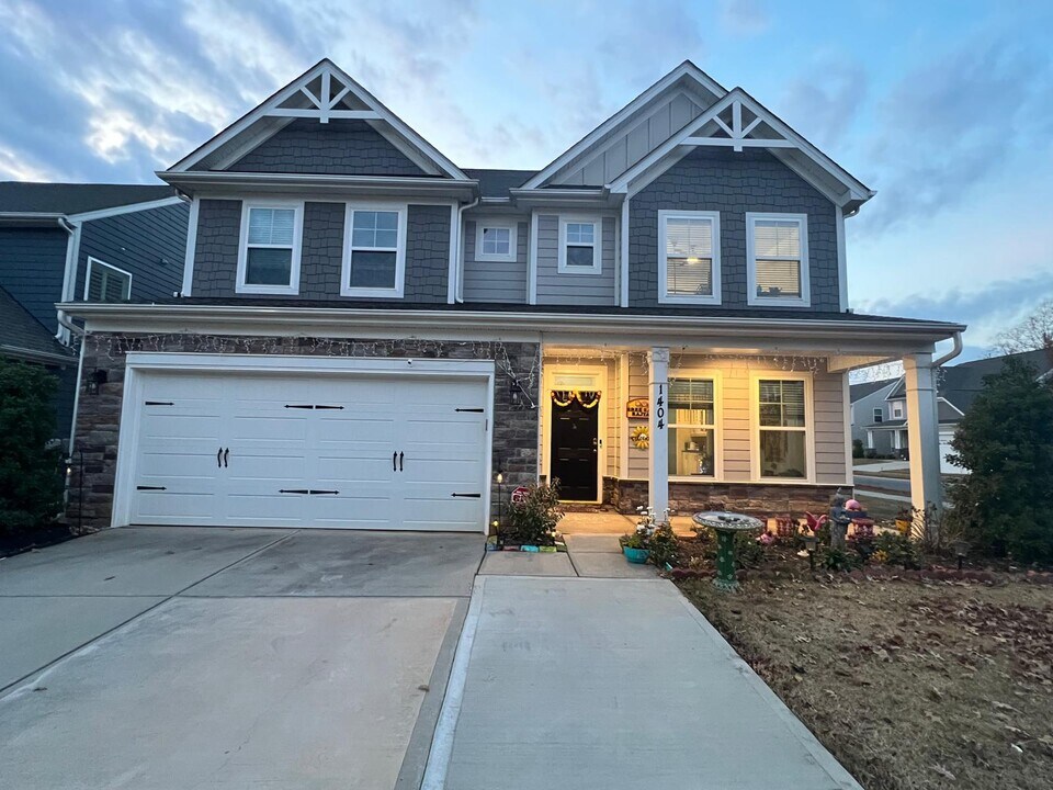 1404 Reidhaven St in Matthews, NC - Building Photo