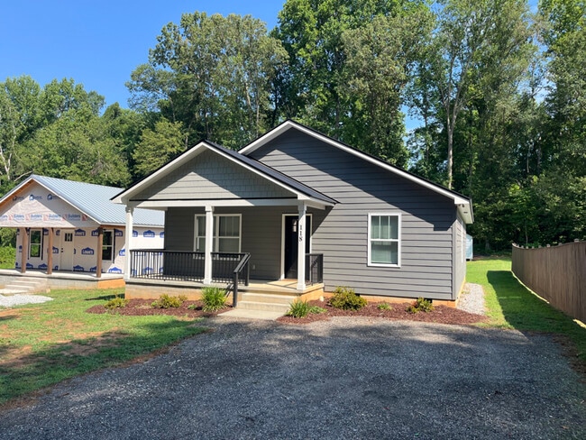 118 Sunset Ave in Greer, SC - Building Photo - Building Photo