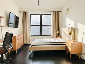 HUGE Room, 3 blocks to Prospect Park, HDTV #471 in Brooklyn, NY - Foto de edificio - Building Photo