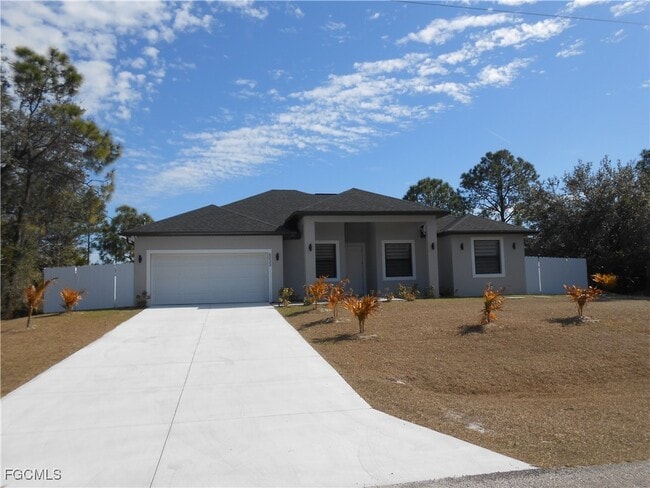 6033 Kumquat Cir in La Belle, FL - Building Photo - Building Photo