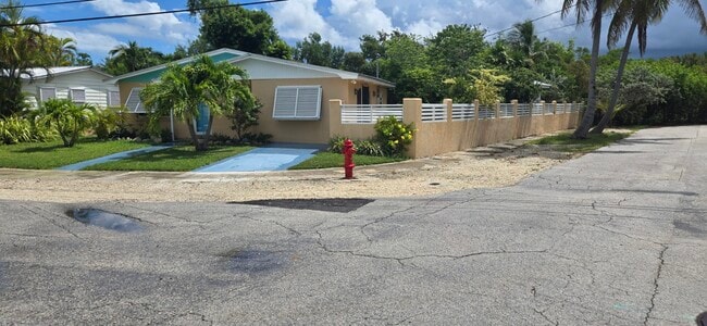 property at 1735 Bahama Dr