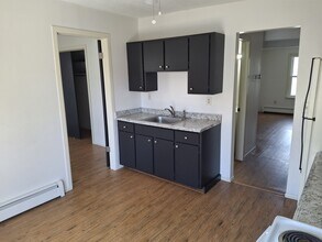 22 Gold St, Unit Gold Street Apartments in Stafford Springs, CT - Building Photo - Building Photo