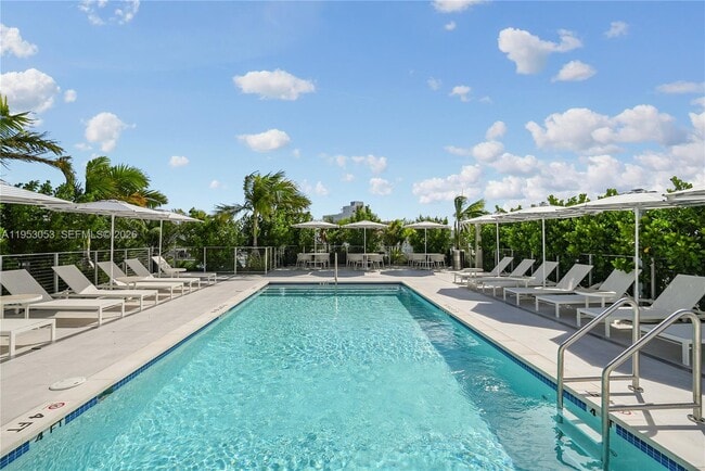 10281 W Bay Harbor Dr in Bay Harbor Islands, FL - Foto de edificio - Building Photo