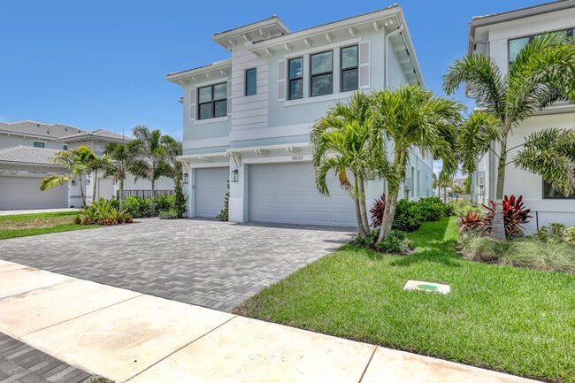 10033 Heron Flock Dr in Palm Beach Gardens, FL - Building Photo - Building Photo