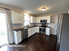 4010 Suttle Pl in Matthews, NC - Building Photo - Building Photo