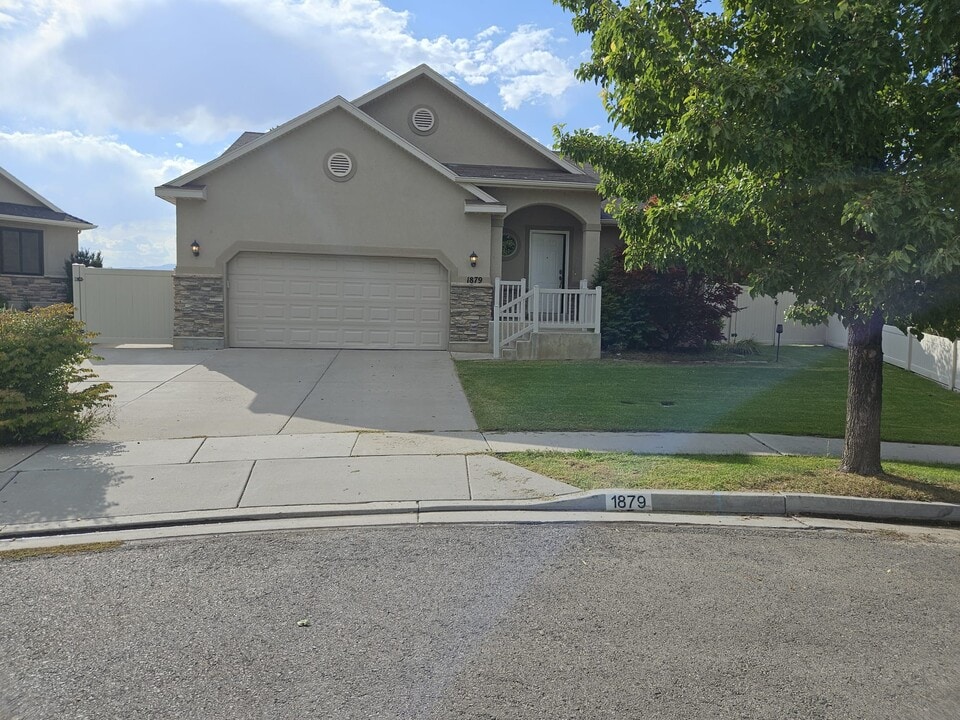 1879 W Colony Pointe Dr in Lehi, UT - Building Photo