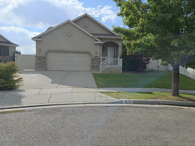 property at 1879 W Colony Pointe Dr