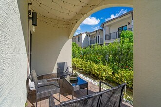 4608 NW 83rd Pkwy in Doral, FL - Building Photo - Building Photo